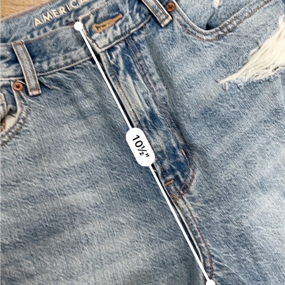 American Eagle distressed ripped relaxed mom jeans - Picture 6 of 7